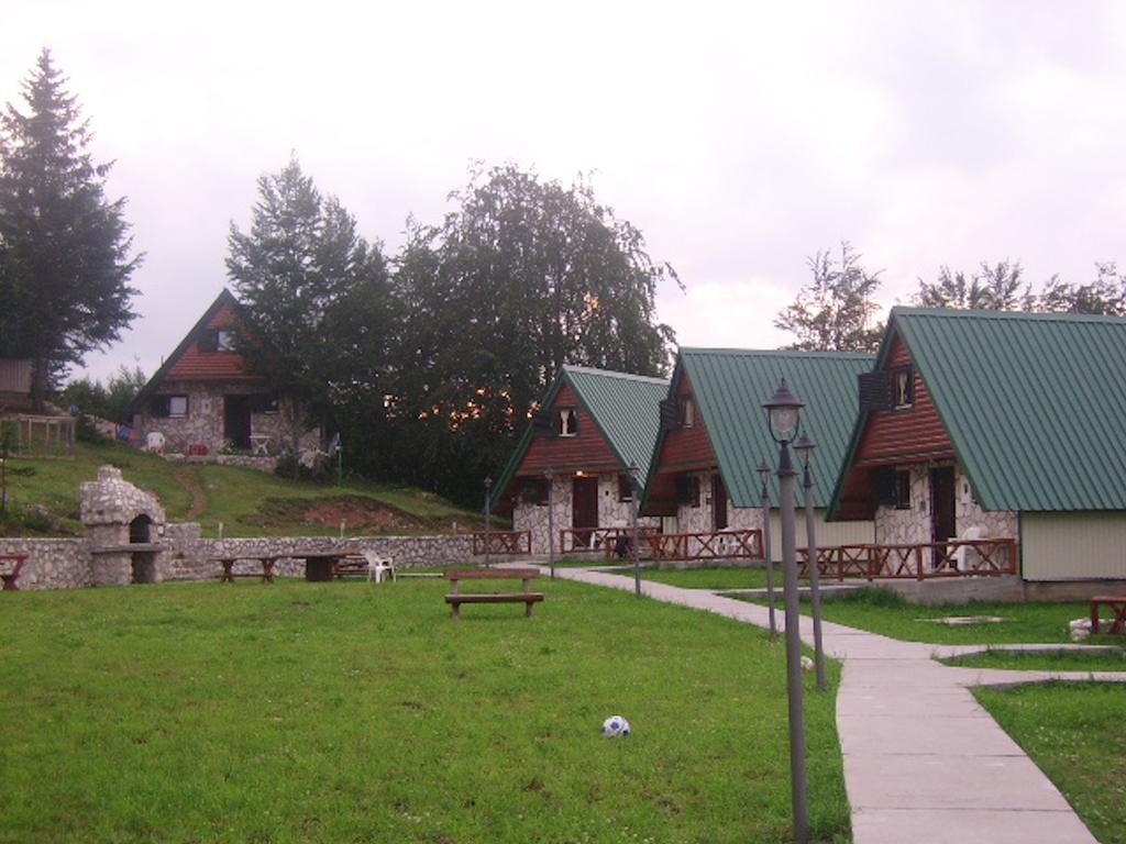 Durmitor Bungalows Жабляк Экстерьер фото